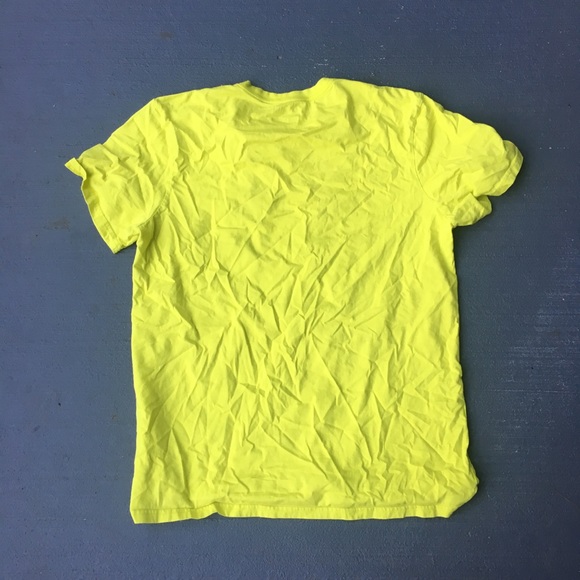 ❌❌Yellow under armour tee - Picture 4 of 4